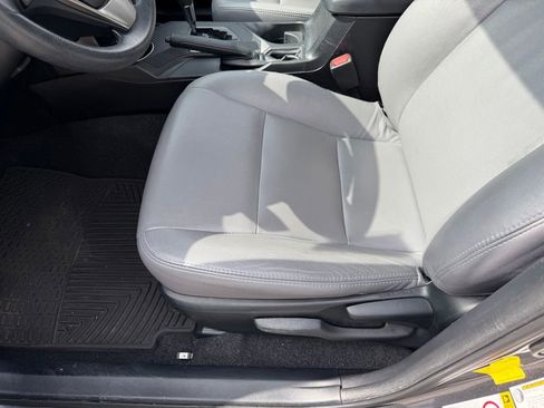 Used 2015 Toyota RAV4 LE FWD image 24