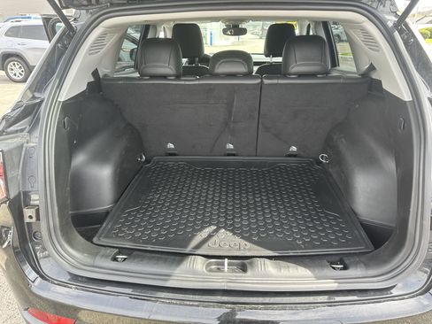 Used 2022 Jeep Compass Trailhawk w/ Trailhawk Convenience Group image 17