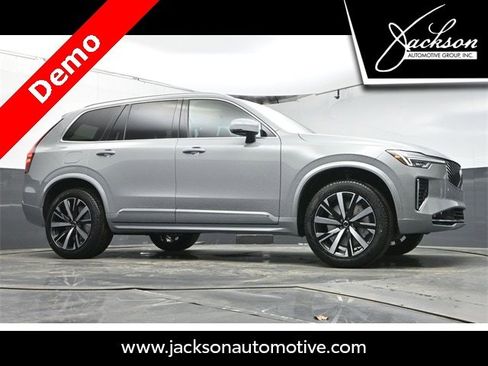 New 2025 Volvo XC90 B6 Core w/ Protection Package image 33
