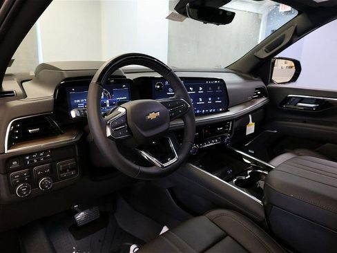 New 2026 Chevrolet Suburban High Country AWD/4WD image 19
