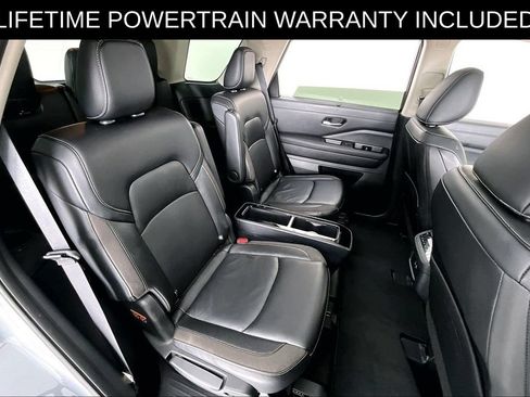 Used 2024 Nissan Pathfinder SL w/ SL Premium Package FWD image 35