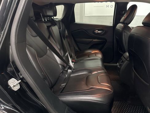 Used 2020 Jeep Cherokee Trailhawk w/ Comfort/Convenience Group image 35