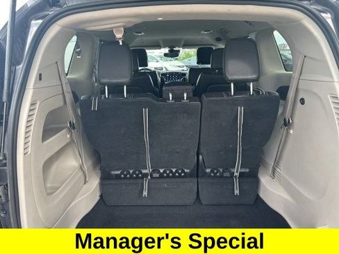 Used 2023 Chrysler Pacifica Touring-L FWD image 34