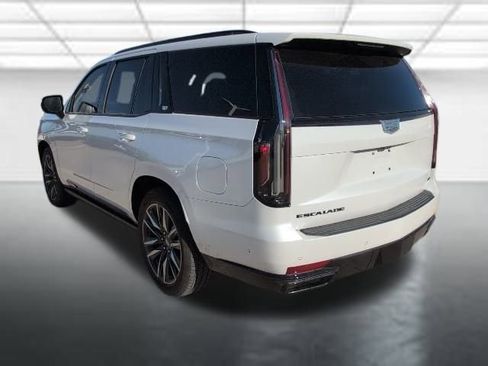 Used 2021 Cadillac Escalade Sport Platinum image 2