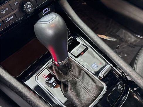 Used 2022 Jeep Compass Limited image 16