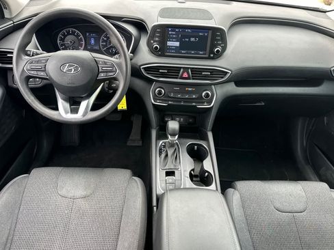 Used 2019 Hyundai Santa Fe SE image 4