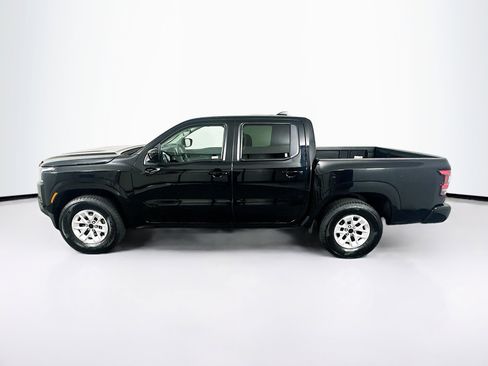 Used 2024 Nissan Frontier SV RWD image 4