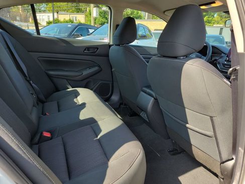 Used 2025 Nissan Altima 2.5 SV FWD image 21