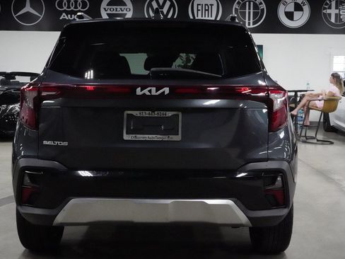 Used 2025 Kia Seltos EX w/ EX Sunroof Package FWD image 4