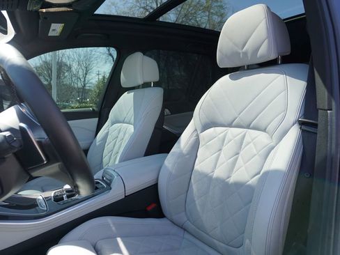 Used 2024 BMW X5 M60i w/ Climate Comfort Package image 12