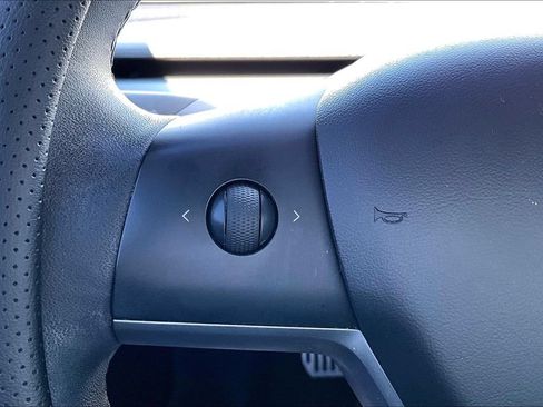 Used 2020 Tesla Model 3 Long Range AWD/4WD image 17