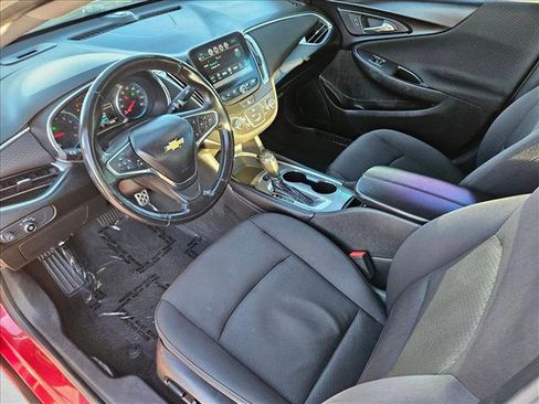 Used 2017 Chevrolet Malibu LT w/ Driver Confidence Package image 9