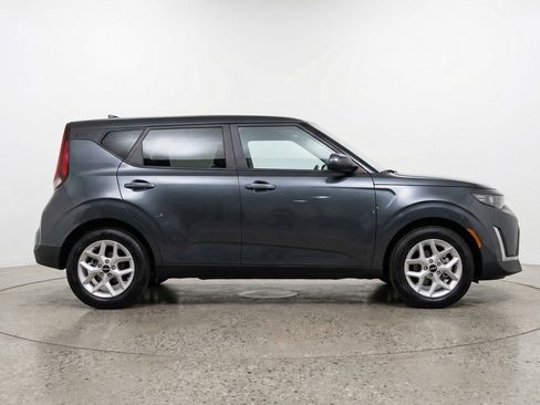 Used 2025 Kia Soul LX w/ LX Technology Package FWD image 11