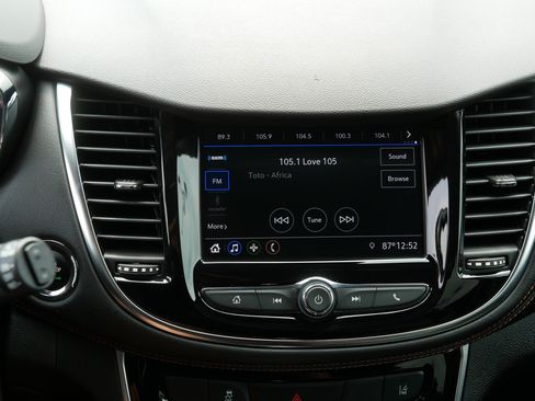 Used 2020 Chevrolet Trax Premier AWD/4WD image 22