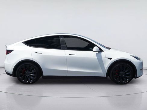 Used 2022 Tesla Model Y Performance AWD/4WD image 5
