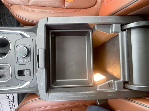 Used 2021 Chevrolet Traverse High Country image 22