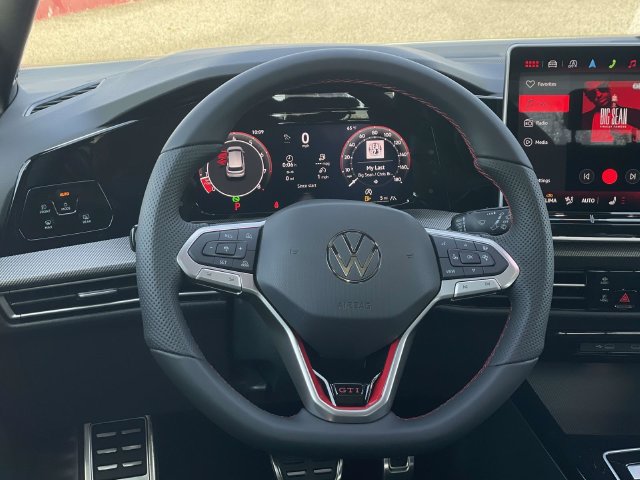 New 2026 Volkswagen GTI SE FWD image 8