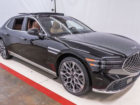 Certified 2025 Genesis G90 3.5T image 5