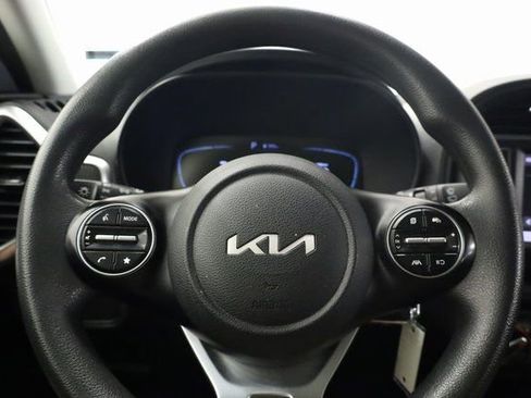 Used 2023 Kia Soul LX w/ Option Group 015 image 17