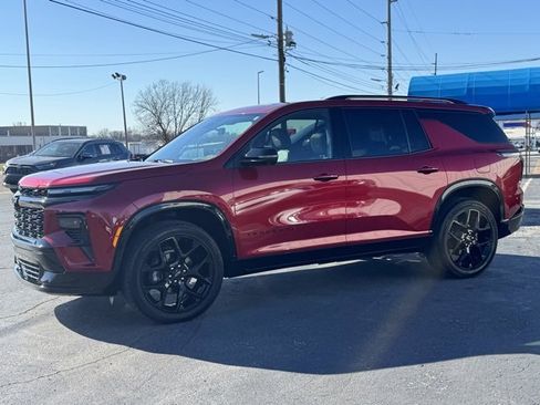 Used 2024 Chevrolet Traverse RS w/ LPO, Floor Liner Package image 3