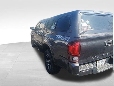 Used 2019 Toyota Tacoma TRD Sport image 8