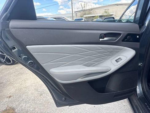 Used 2021 Toyota Avalon Limited FWD image 14