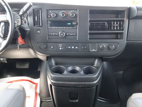 Used 2023 GMC Savana 3500 LT w/ LT Preferred Equipment Group RWD image 12
