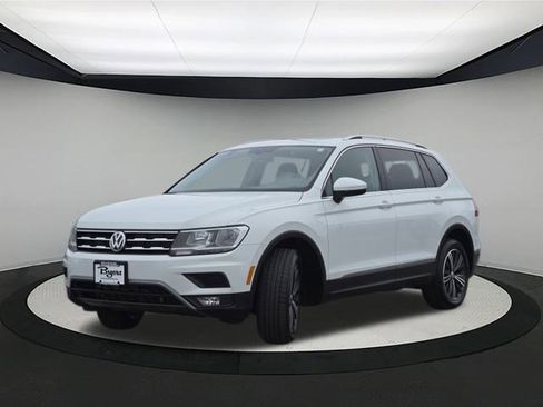 Used 2018 Volkswagen Tiguan SEL image 3