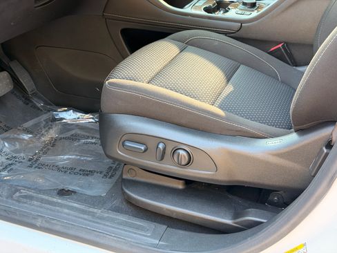 Used 2023 GMC Acadia SLE w/ Driver Convenience Package AWD/4WD image 14