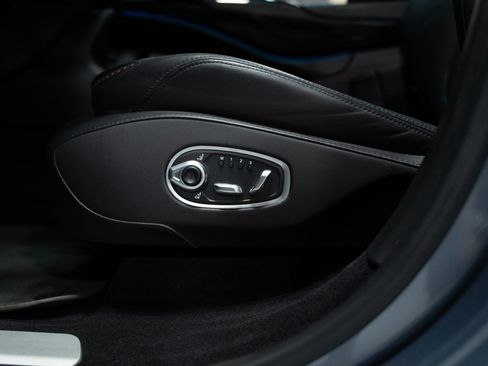 Used 2021 Aston Martin DBX AWD/4WD image 28