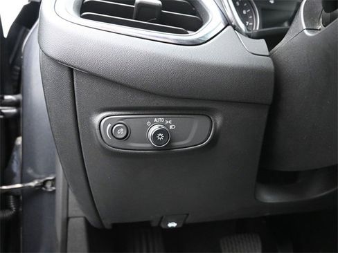 Used 2022 Chevrolet Equinox LT image 19