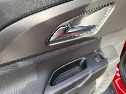 New 2026 Chevrolet Equinox EV LT image 31