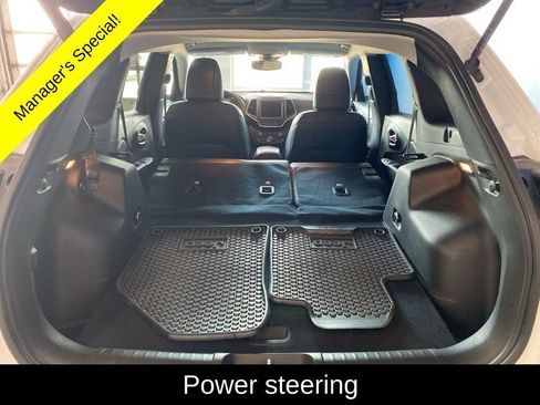 Used 2022 Jeep Cherokee Trailhawk w/ Comfort/Convenience Group AWD/4WD image 20