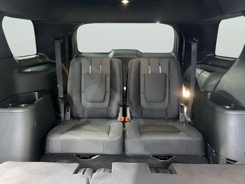 Used 2019 Ford Explorer XLT image 14