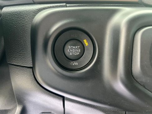 Used 2020 Jeep Wrangler Unlimited Sport image 19