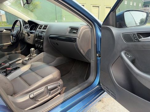 Used 2017 Volkswagen Jetta SEL FWD image 14