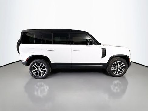 Used 2025 Land Rover Defender 110 S AWD/4WD image 4