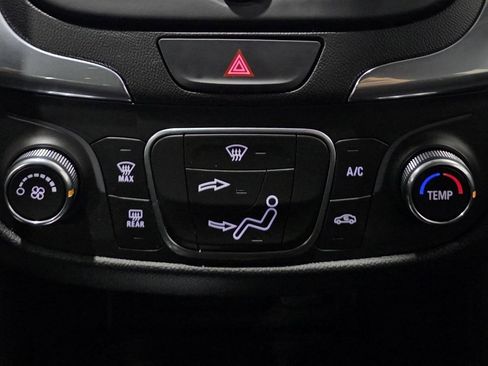 Used 2020 Chevrolet Equinox LT image 34