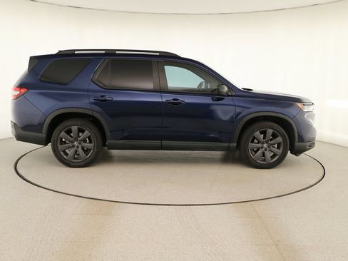Used 2023 Honda Pilot Sport image 8