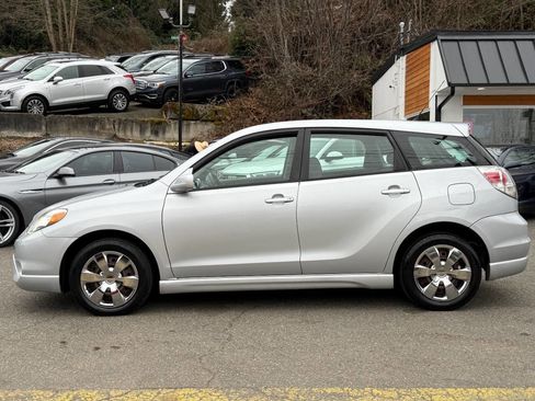 Used 2005 Toyota Matrix XR image 2
