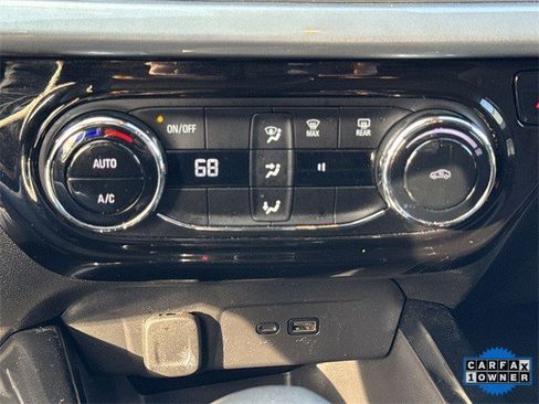 Used 2024 Chevrolet Trax LT w/ LPO, Blackout Package image 21