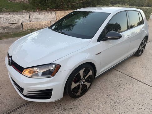 Used 2017 Volkswagen GTI S image 3