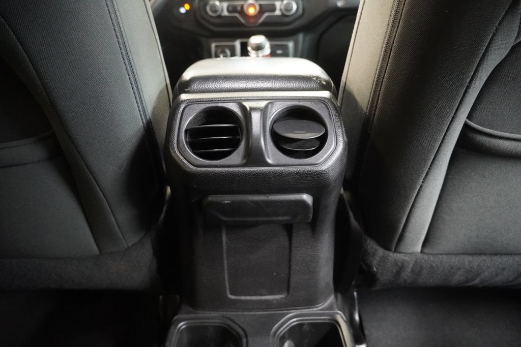 Used 2018 Jeep Wrangler Unlimited Sport AWD/4WD image 28