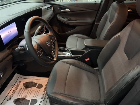 Used 2024 Buick Encore GX Preferred image 9