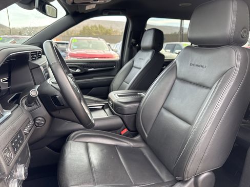 Used 2024 GMC Yukon XL Denali AWD/4WD image 11