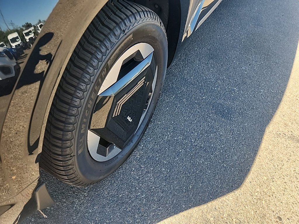 Certified 2024 Kia EV9 Land AWD/4WD image 15