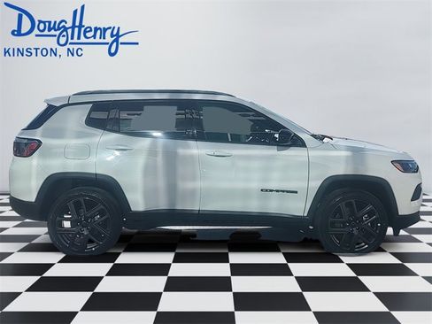 New 2026 Jeep Compass Latitude w/ Sun and Sound Group image 6