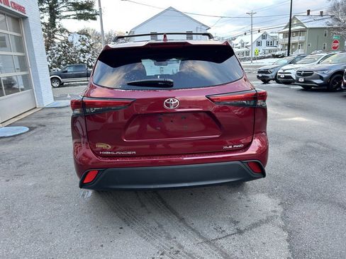 Used 2023 Toyota Highlander XLE image 7