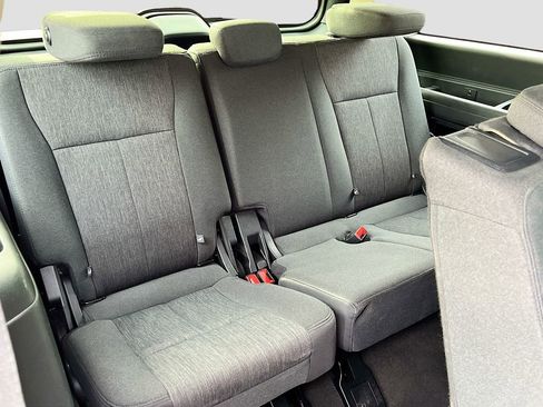 Used 2024 Ford Expedition XLT image 27