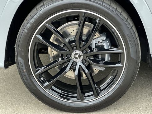 New 2025 Mercedes-Benz GLS 580 4MATIC image 11